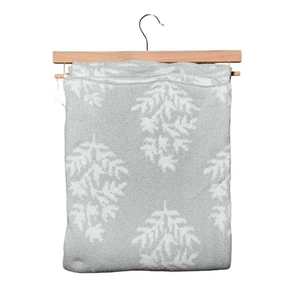 Chenille winter knit throw gray and white blanket